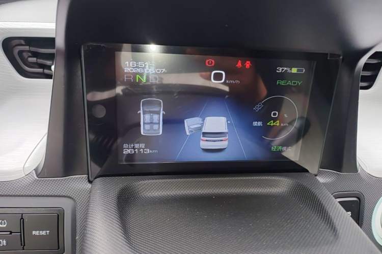Used Wuling Hongguang MINIEV 2021 Macaron Sandwich Model 120 km Lithium Iron Phosphate Instrument Cluster