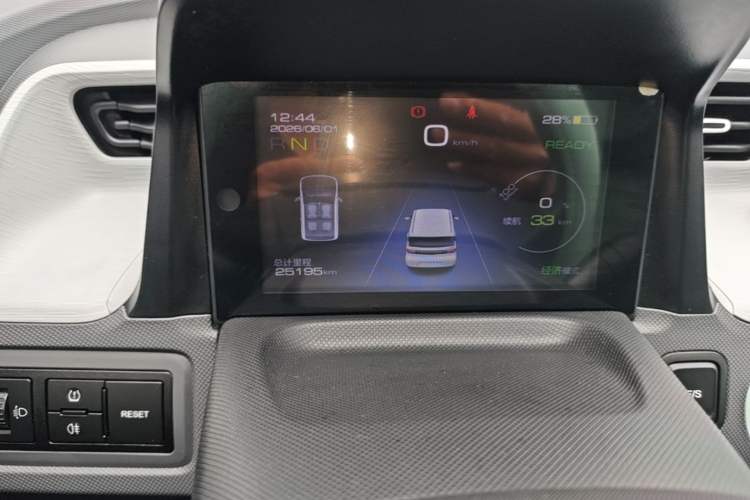 Used Wuling Hongguang MINIEV 2021 Macaron Fashion Model Lithium Iron Phosphate Instrument Cluster