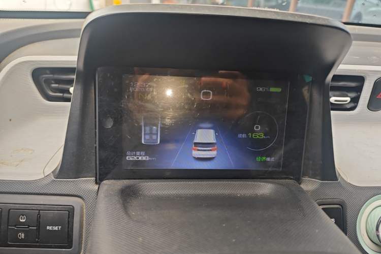 Used Wuling Hongguang MINIEV 2021 Macaron Premium Model – Lithium Iron Phosphate Instrument Cluster