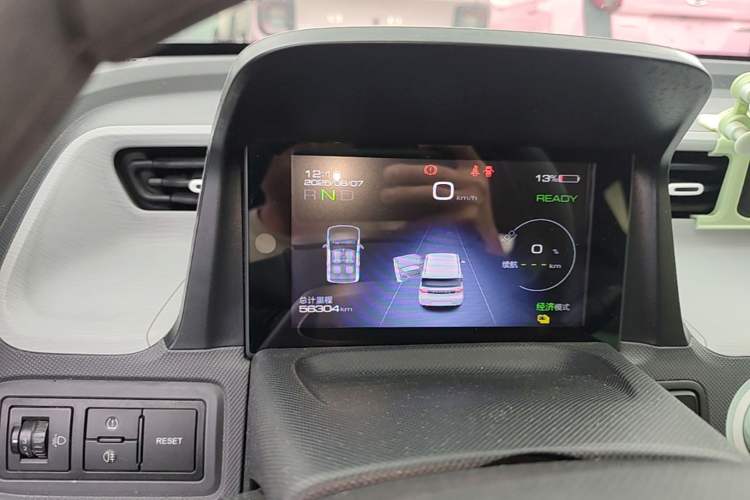 Used Wuling Hongguang MINIEV 2021 Macaron Fashion Model Lithium Iron Phosphate Instrument Cluster
