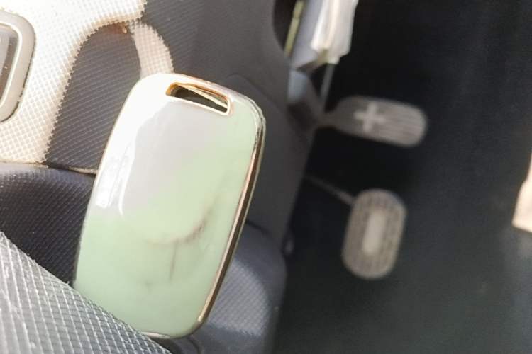 Used Wuling Hongguang MINIEV 2021 Macaron Fashion Model Lithium Iron Phosphate Interior 1