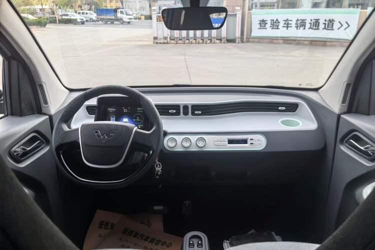 Used Wuling Hongguang MINIEV 2021 Macaron Premium Model – Lithium Iron Phosphate Interior 1