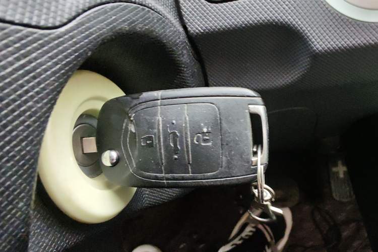 Used Wuling Hongguang MINIEV 2021 Macaron Sandwich Model 120 km Lithium Iron Phosphate Interior 1