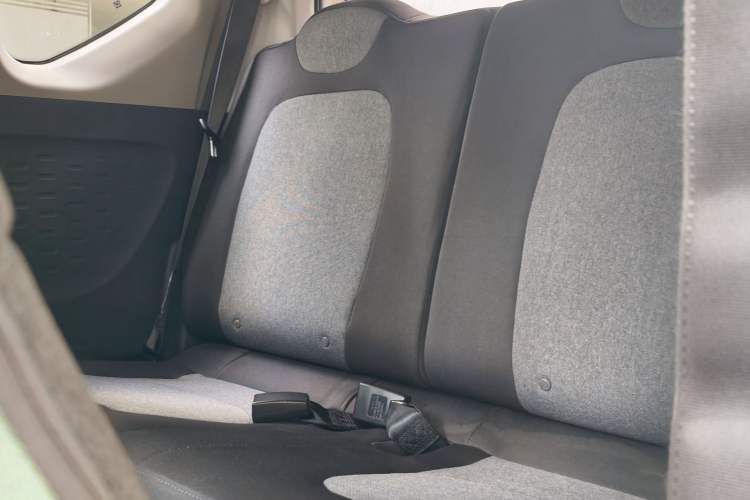 Used Wuling Hongguang MINIEV 2021 Macaron Premium Model – Lithium Iron Phosphate Interior 1