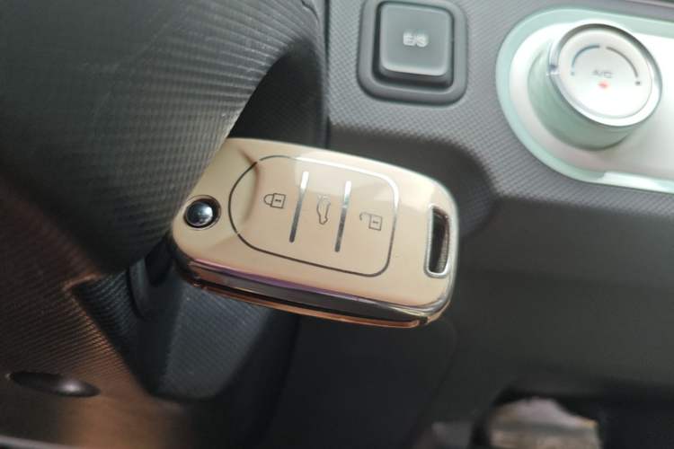 Used Wuling Hongguang MINIEV 2021 Macaron Premium Model – Lithium Iron Phosphate Interior 1