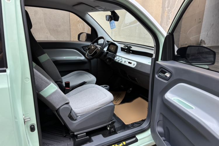 Used Wuling Hongguang MINIEV 2021 Macaron Premium Model – Lithium Iron Phosphate Interior 1