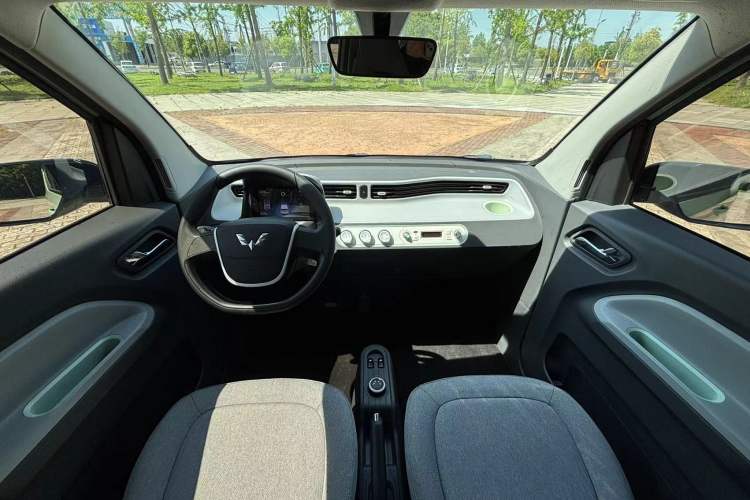 Used Wuling Hongguang MINIEV 2021 Macaron Premium Model – Lithium Iron Phosphate Interior 1