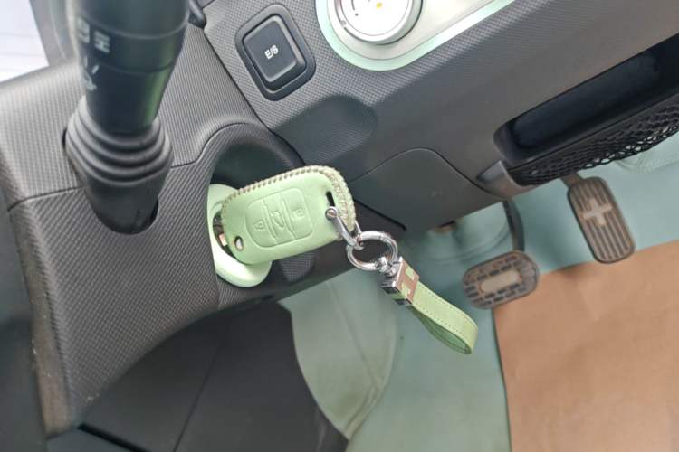 Used Wuling Hongguang MINIEV 2021 Macaron Premium Model – Lithium Iron Phosphate Interior 1