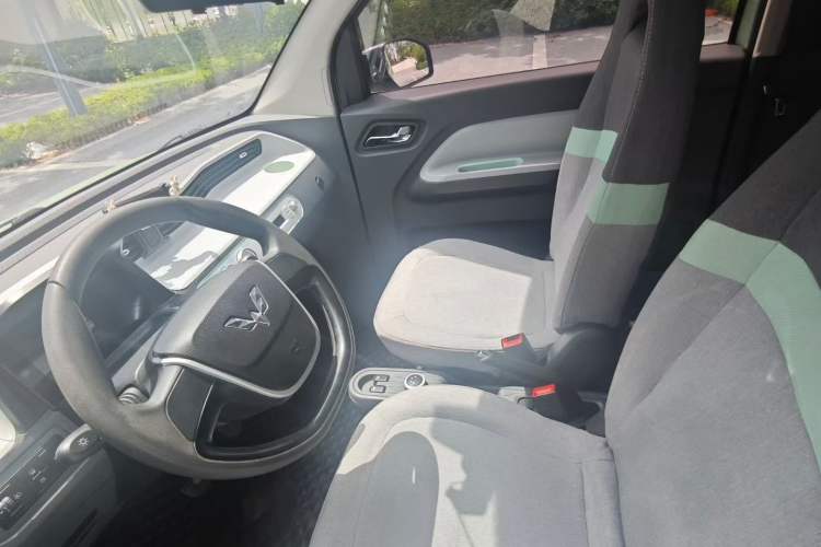 Used Wuling Hongguang MINIEV 2021 Macaron Premium Model – Lithium-NMC Interior 1