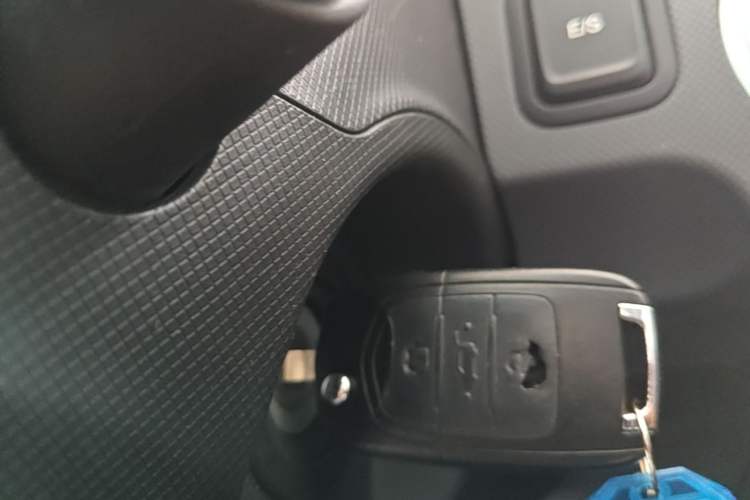 Used Wuling Hongguang MINIEV 2021 Macaron Fashion Model Lithium Iron Phosphate Interior 1