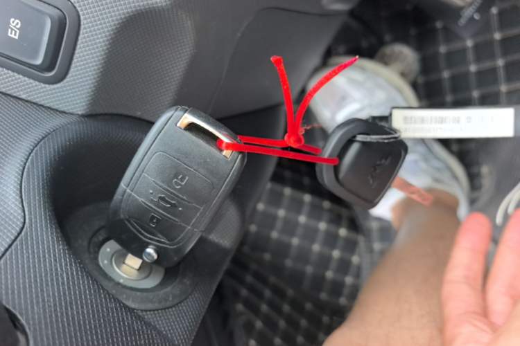 Used Wuling Hongguang MINIEV 2021 Macaron Fashion Model Lithium Iron Phosphate Interior 1