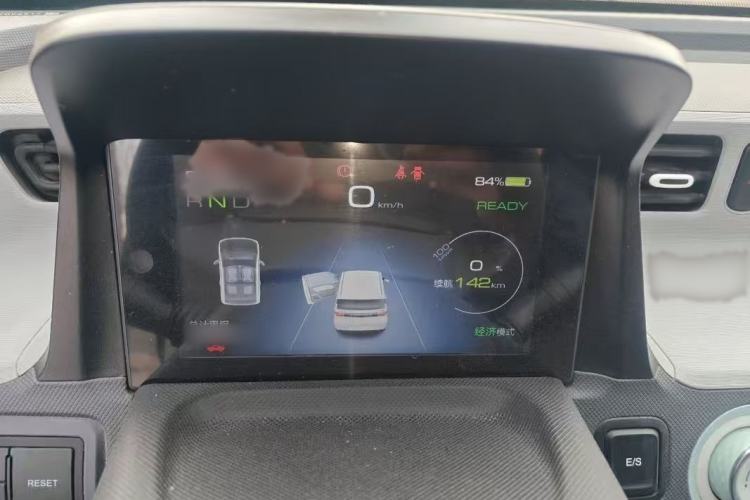 Used Wuling Hongguang MINIEV 2021 Macaron Premium Model – Lithium Iron Phosphate Interior 1