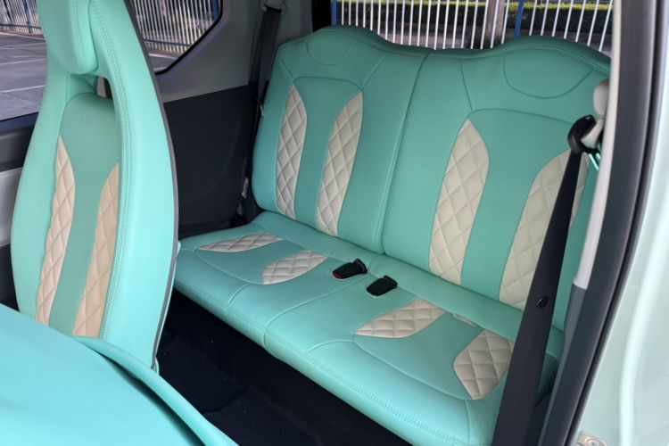 Used Wuling Hongguang MINIEV 2021 Macaron Premium Model – Lithium Iron Phosphate Interior 2