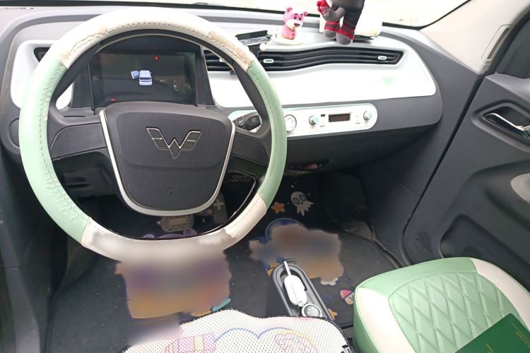 Used Wuling Hongguang MINIEV 2021 Macaron Premium Model – Lithium Iron Phosphate Interior 2