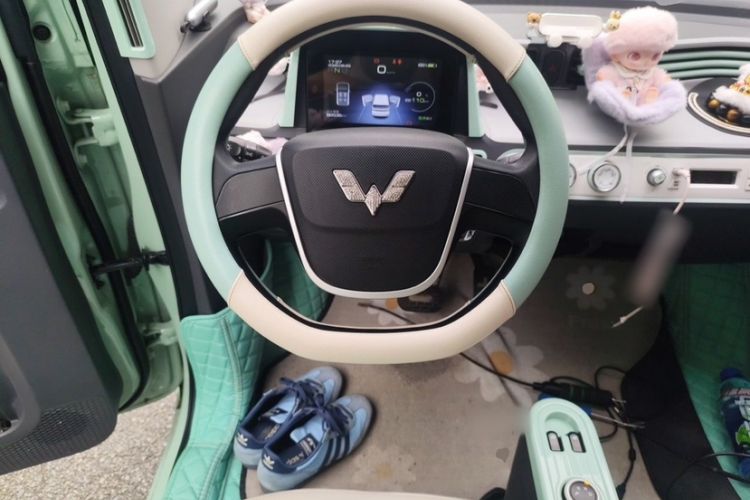 Used Wuling Hongguang MINIEV 2021 Macaron Premium Model – Lithium Iron Phosphate Interior 2