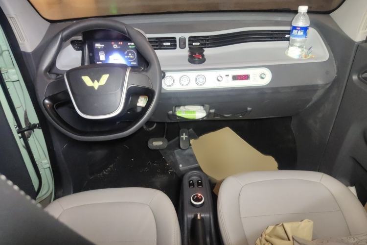 Used Wuling Hongguang MINIEV 2021 Macaron Fashion Edition Lithium-Ion Battery Interior 2