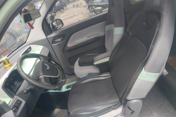 Used Wuling Hongguang MINIEV 2021 Macaron Premium Model – Lithium Iron Phosphate Interior 2