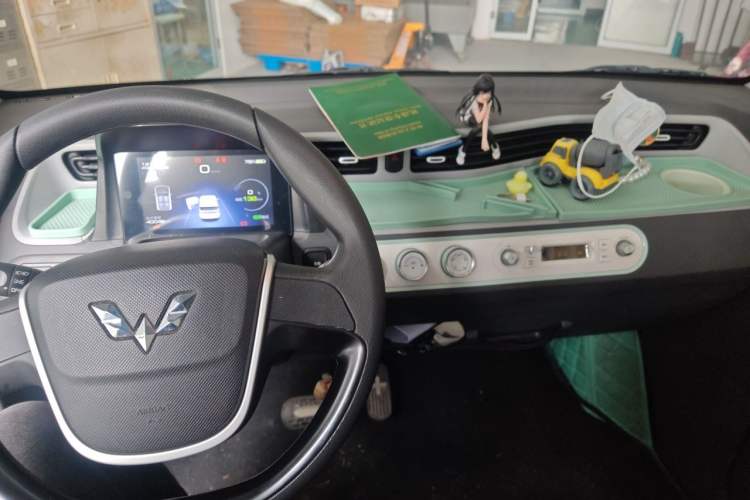 Used Wuling Hongguang MINIEV 2021 Macaron Premium Model – Lithium Iron Phosphate Interior 2