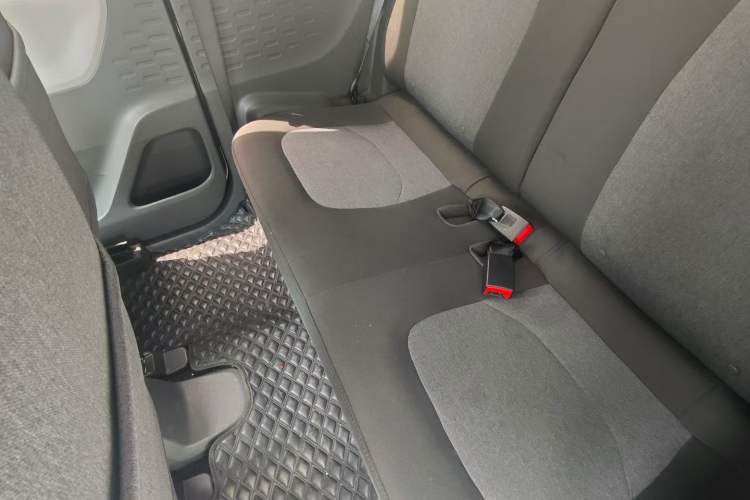 Used Wuling Hongguang MINIEV 2021 Macaron Premium Model – Lithium-NMC Interior 2
