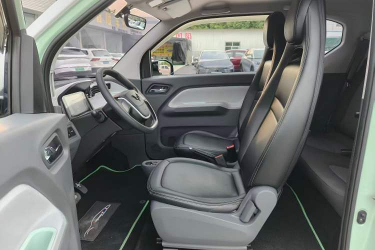 Used Wuling Hongguang MINIEV 2021 Macaron Premium Model – Lithium Iron Phosphate Interior 2