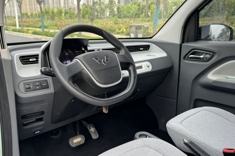 Used Wuling Hongguang MINIEV 2021 Macaron Premium Model – Lithium Iron Phosphate Interior 3