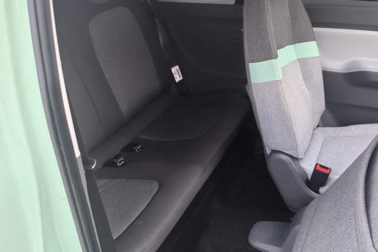 Used Wuling Hongguang MINIEV 2021 Macaron Premium Model – Lithium Iron Phosphate Interior 3