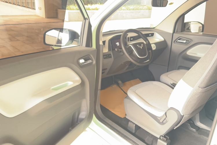 Used Wuling Hongguang MINIEV 2021 Macaron Premium Model – Lithium Iron Phosphate Interior 3