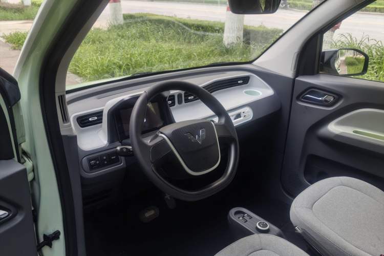 Used Wuling Hongguang MINIEV 2021 Macaron Premium Model – Lithium Iron Phosphate Interior 3