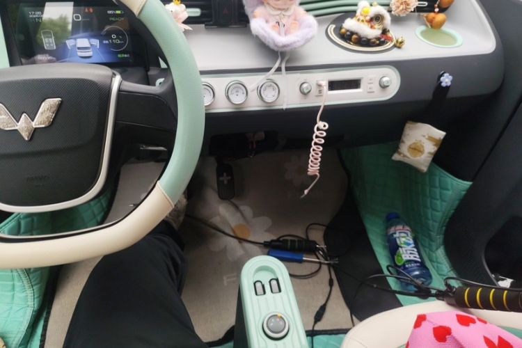 Used Wuling Hongguang MINIEV 2021 Macaron Premium Model – Lithium Iron Phosphate Interior 3