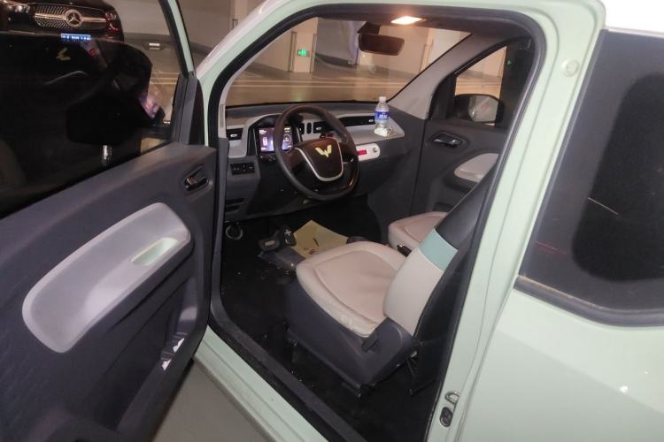 Used Wuling Hongguang MINIEV 2021 Macaron Fashion Edition Lithium-Ion Battery Interior 3