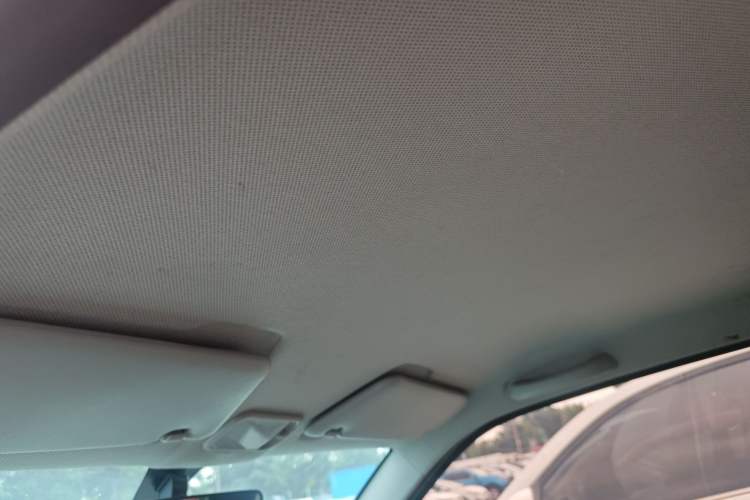 Used Wuling Hongguang MINIEV 2021 Macaron Fashion Model Lithium Iron Phosphate Interior 3