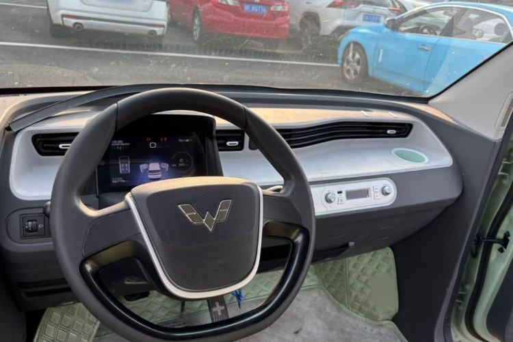 Used Wuling Hongguang MINIEV 2021 Macaron Premium Model – Lithium Iron Phosphate Interior 3