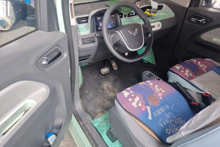 Used Wuling Hongguang MINIEV 2021 Macaron Premium Model – Lithium Iron Phosphate Interior 3