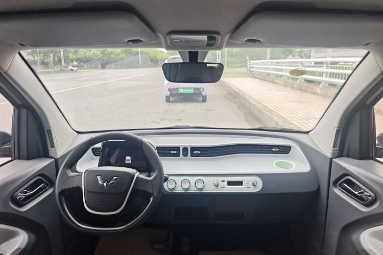 Used Wuling Hongguang MINIEV 2021 Macaron Premium Model – Lithium Iron Phosphate Interior 3