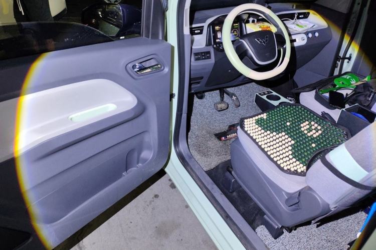 Used Wuling Hongguang MINIEV 2021 Macaron Fashion Edition Lithium-Ion Battery Interior 3