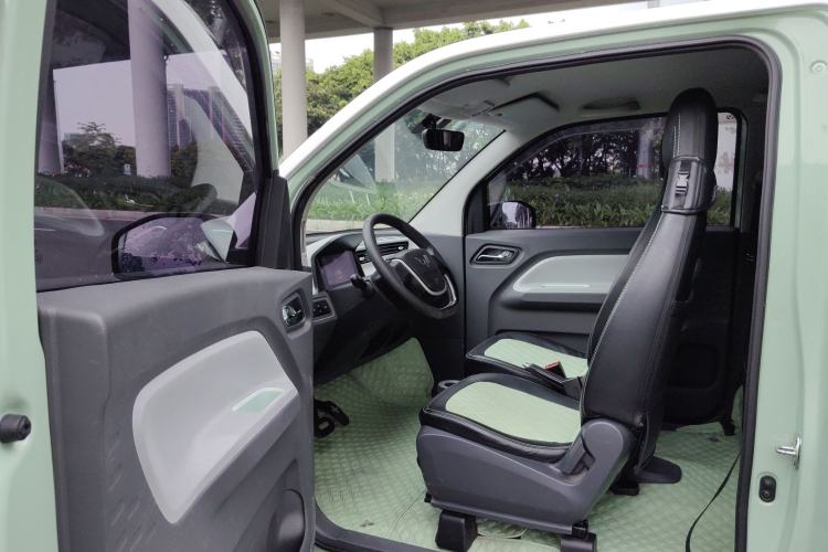 Used Wuling Hongguang MINIEV 2021 Macaron Premium Model – Lithium Iron Phosphate Interior 4