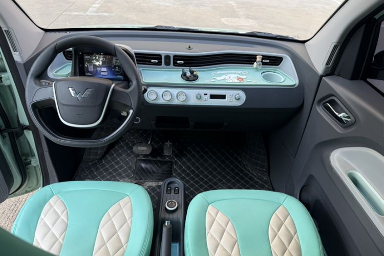 Used Wuling Hongguang MINIEV 2021 Macaron Premium Model – Lithium Iron Phosphate Interior 4