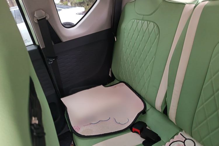 Used Wuling Hongguang MINIEV 2021 Macaron Premium Model – Lithium Iron Phosphate Interior 4