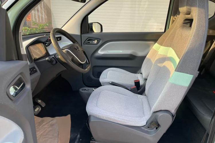 Used Wuling Hongguang MINIEV 2021 Macaron Premium Model – Lithium Iron Phosphate Interior 4
