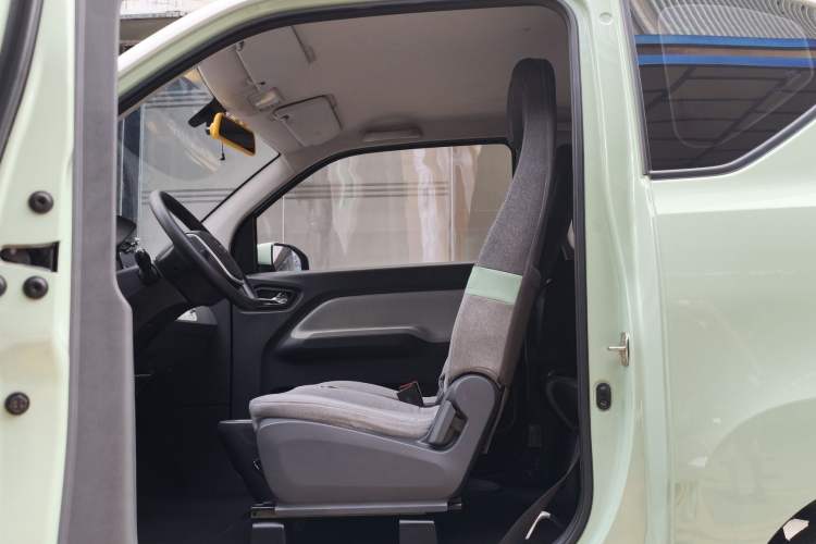 Used Wuling Hongguang MINIEV 2021 Macaron Premium Model – Lithium Iron Phosphate Interior 4