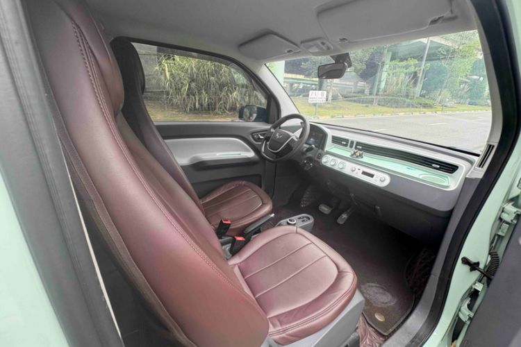 Used Wuling Hongguang MINIEV 2021 Macaron Premium Model – Lithium Iron Phosphate Interior 4