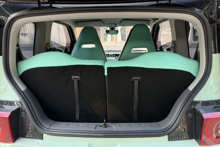 Used Wuling Hongguang MINIEV 2021 Macaron Premium Model – Lithium Iron Phosphate Interior 5