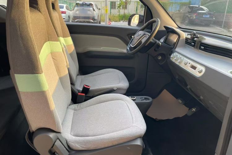 Used Wuling Hongguang MINIEV 2021 Macaron Premium Model – Lithium Iron Phosphate Interior 5
