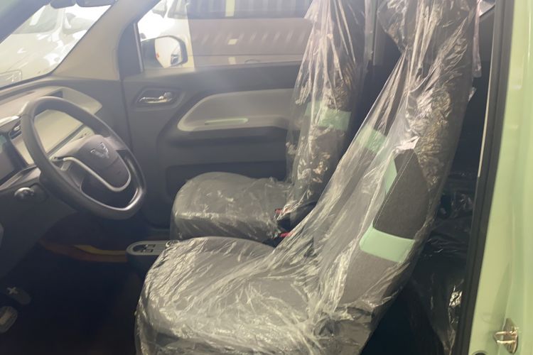 Used Wuling Hongguang MINIEV 2021 Macaron Fashion Model Lithium Iron Phosphate Interior 5