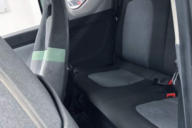Used Wuling Hongguang MINIEV 2021 Macaron Sandwich Model 120 km Lithium Iron Phosphate Interior 6