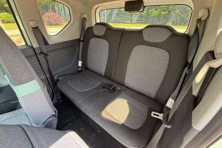 Used Wuling Hongguang MINIEV 2021 Macaron Premium Model – Lithium Iron Phosphate Interior 6