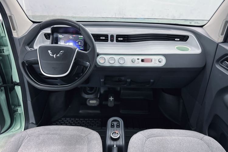 Used Wuling Hongguang MINIEV 2021 Macaron Sandwich Model 120 km Lithium Iron Phosphate Interior 7