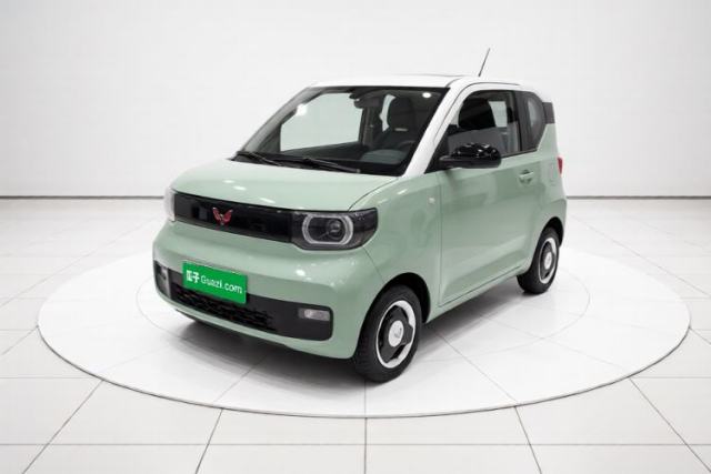 Ojetý Wuling Hongguang MINIEV 2021 Macaron Premium Model – Lithium Iron Phosphate
