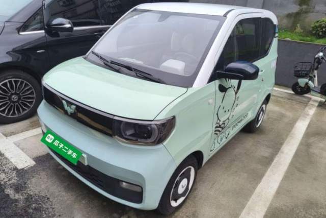 Ojetý Wuling Hongguang MINIEV 2021 Macaron Premium Model – Lithium Iron Phosphate