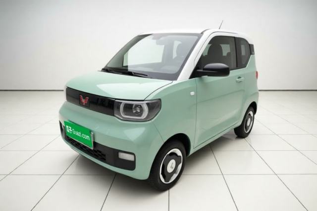 Ojetý Wuling Hongguang MINIEV 2021 Macaron Premium Model – Lithium Iron Phosphate
